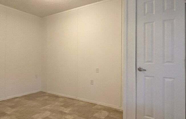 Manufactured House in the Country - Shed Included