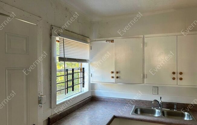 1227 PINEVIEW RD