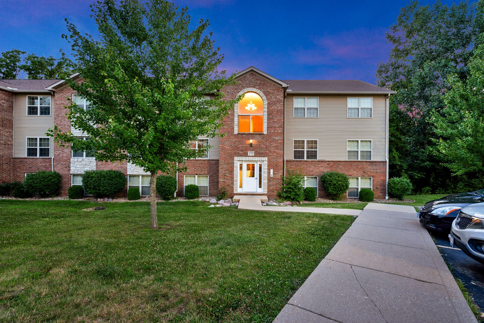 2 Bedroom/2 Bathroom Oakridge Apartments Unit!