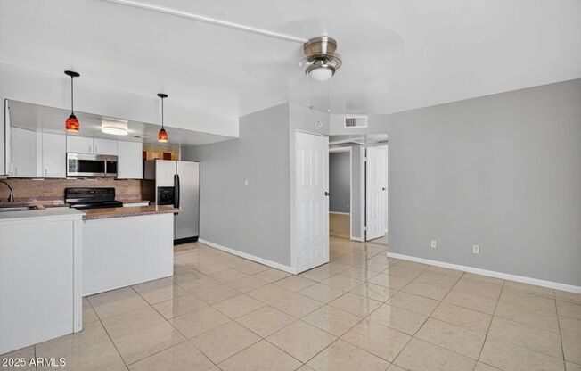 23rd Ave, 21622