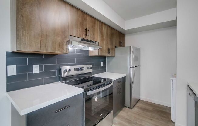 2 beds, 2 baths, 870 sqft, $2,995, Unit 4820-9