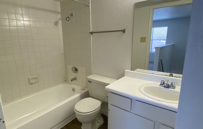 2 beds, 2 baths, 1,038 sqft, $1,085, Unit 1101