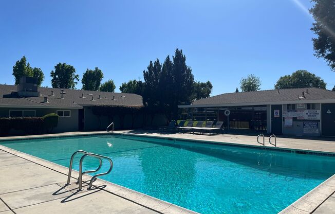 1 bed, 1 bath, 462 sqft, $1,300, Unit 1570 CAL-205