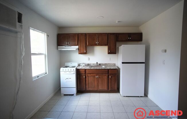 1 bed, 1 bath, 576 sqft, $1,100, Unit 1104 El Tejon Ave #B