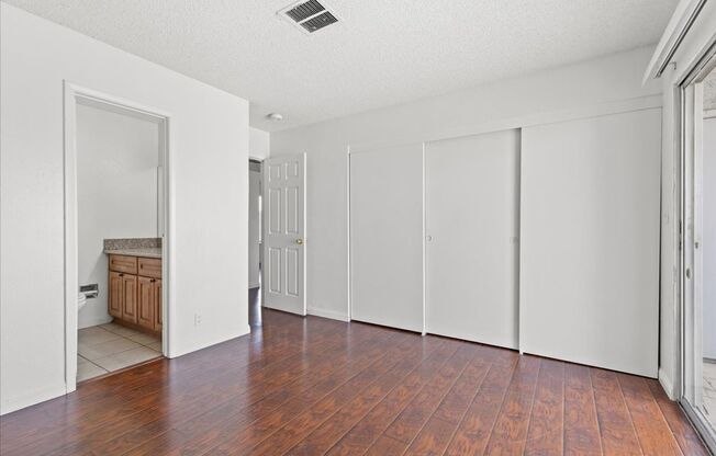 2 beds, 2 baths, 922 sqft, $1,245, Unit Van Dyke Unit D