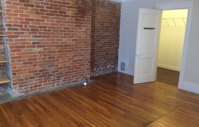 467 COMMONWEALTH AVE