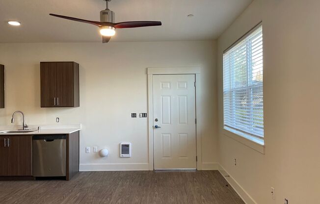 L13609 --  Avey Court Apartments