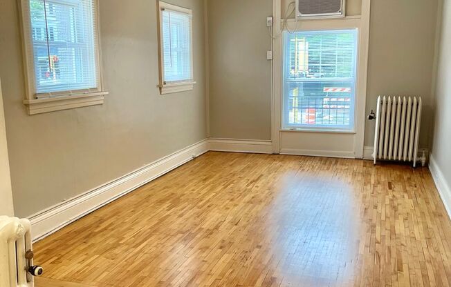 2 beds, 1 bath, 900 sqft, $1,345, Unit 104