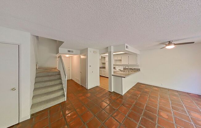 2 Bedroom, 1.5 Bathroom Townhouse in San Clemente