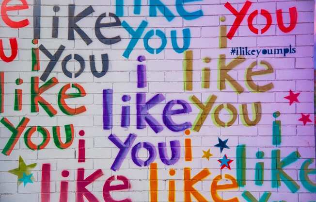 a mural with the words like you like youlike you on it