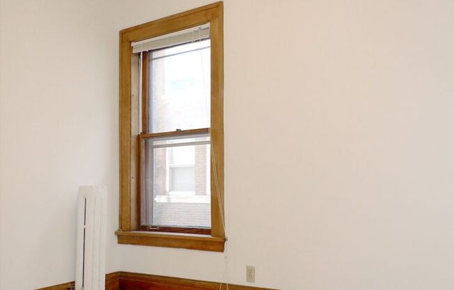 1 bed, 1 bath, 410 sqft, $870, Unit 22 - 04
