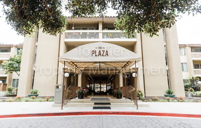 Spacious Top-Floor 1BR Condo with Ocean View in Pacific Beach – Walk to the Beach!