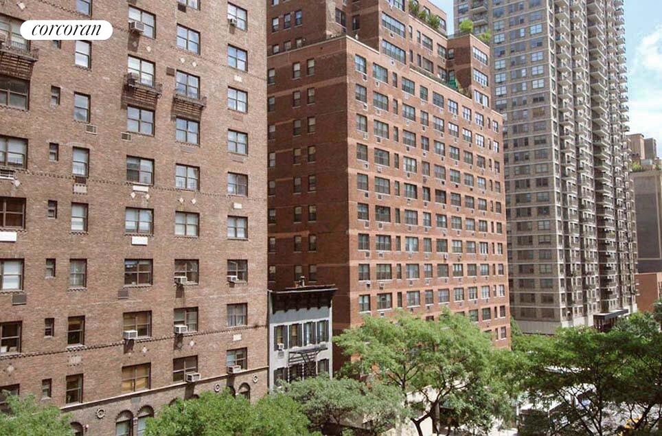 230 E 79 ST