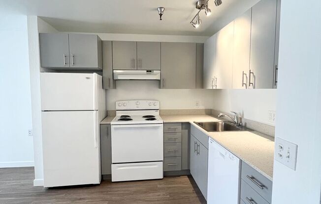 1 bed, 1 bath, 636 sqft, $1,625, Unit 226