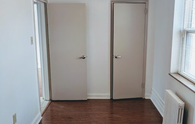 2 beds, 1 bath, $1,795, Unit 411C