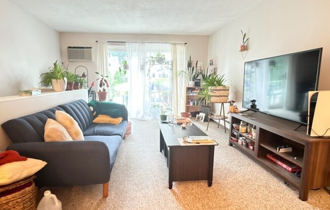73 CHARLESBANK RD