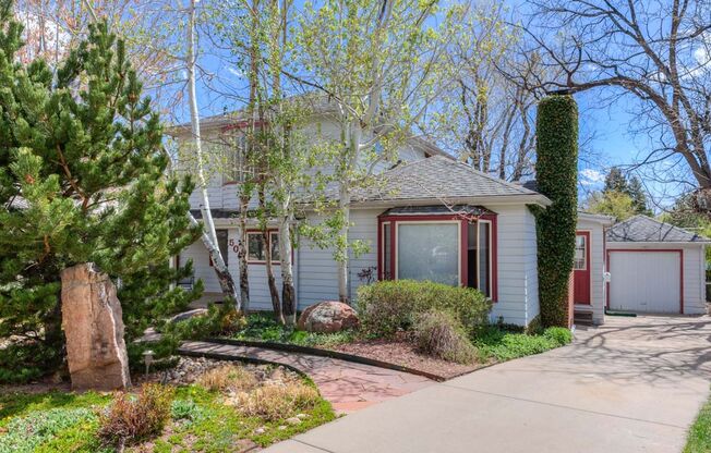 Architectural West Boulder Gem for Rent – Sunlit Solarium, Sauna & Mountain Views