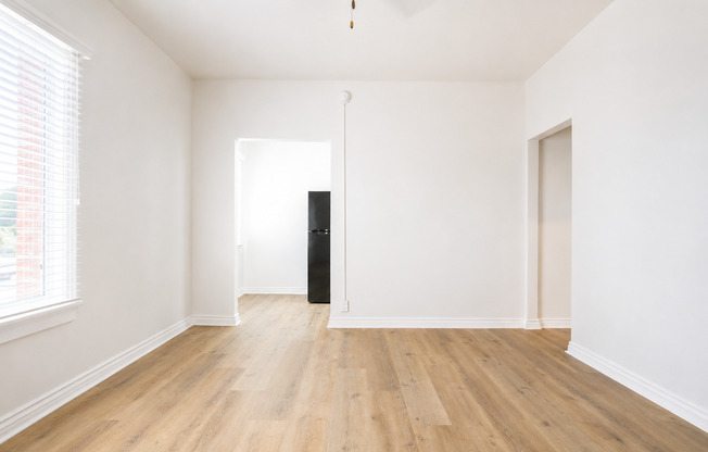 Harvard Apartments | Bright Renovated Apartments in Koreatown