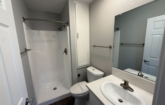 2 beds, 2 baths, 919 sqft, $2,595, Unit E17