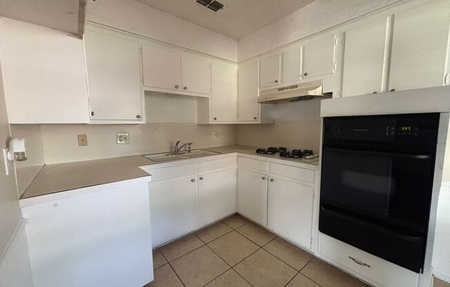2 beds, 1 bath, 826 sqft, $950, Unit 1619