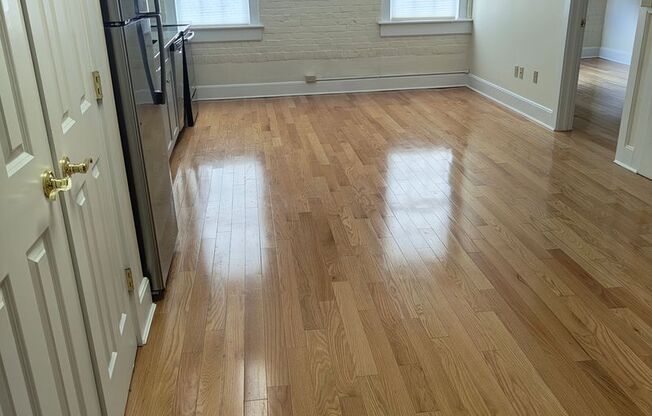 1 bed, 1 bath, 500 sqft, $1,550, Unit B-105