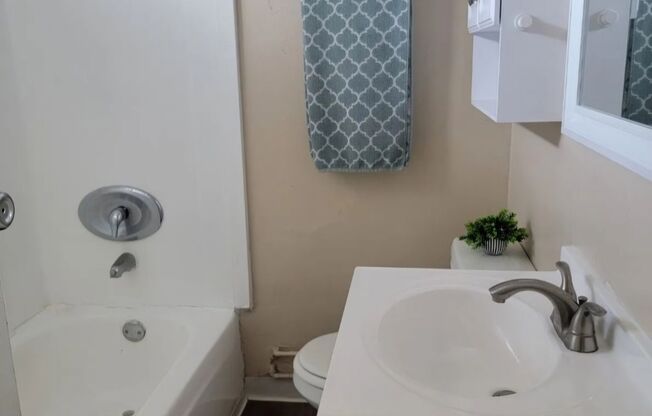 CYPRESS POINTE APARTMENTS