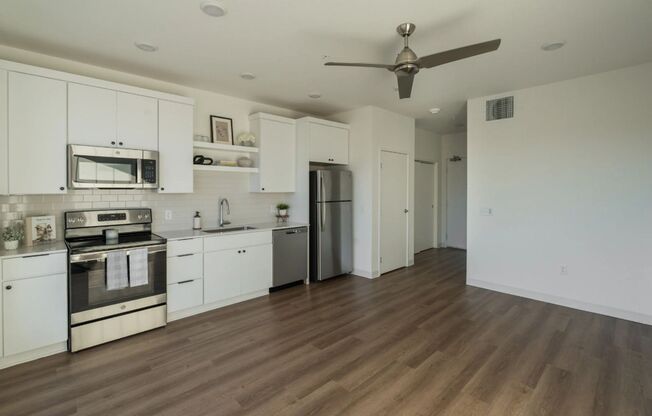 Studio, 1 bath, 383 sqft, $950, Unit 6245-119