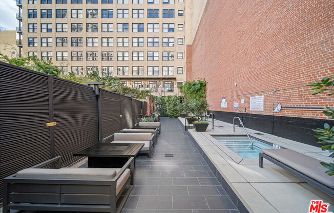 Studio, 1 bath, 600 sqft, $1,950, Unit 908
