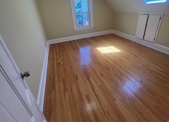 4 beds, 2 baths, 1,700 sqft, $5,400, Unit 2
