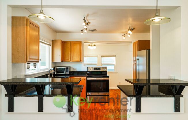 **Rent Special** Spacious 4-Bed Home Near Parks, Schools, and Shops