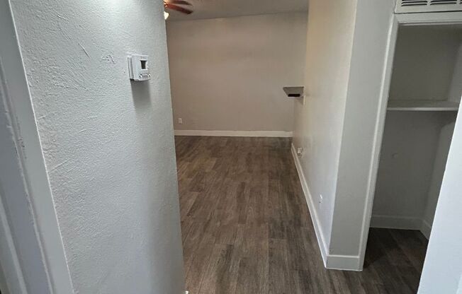 2 beds, 1 bath, 810 sqft, $1,195, Unit 75