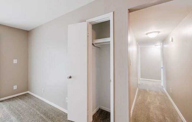 2 beds, 1 bath, 987 sqft, $1,399, Unit 2288-02