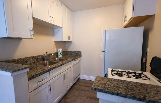 1 bed, 2 baths, $2,195, Unit 04