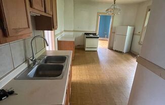 Charming 2 bed 1 bath located right off Brady St