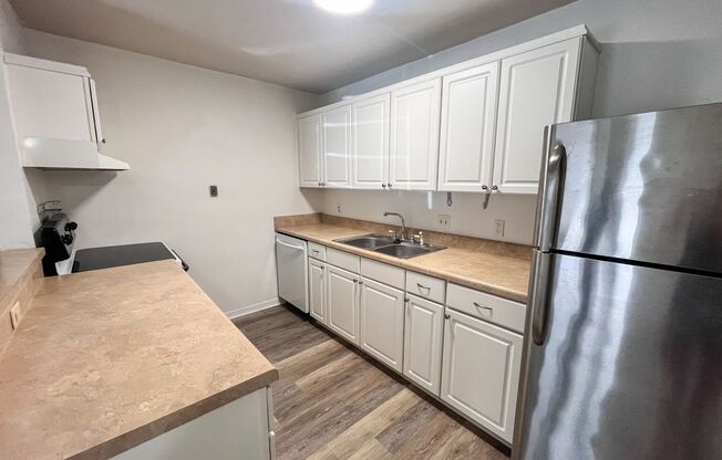 Campus Point E-1 - Pet Friendly!