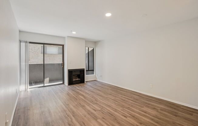 1 bed, 1 bath, 700 sqft, $1,748, Unit 120