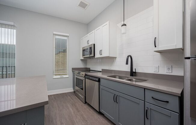 1 bed, 1 bath, 684 sqft, $1,195, Unit 314