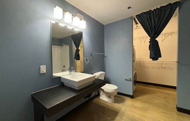 Studio, 1 bath, $1,299