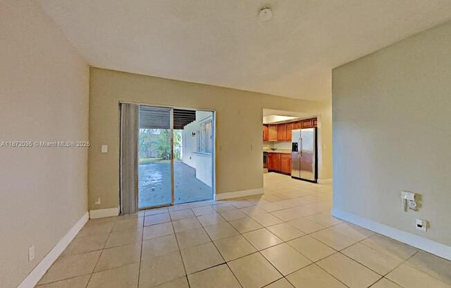 5261 SW 8 CT