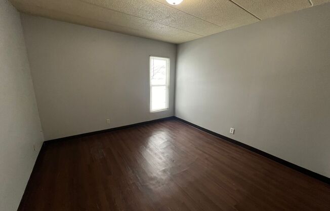2 beds, 1 bath, 802 sqft, $875, Unit 15