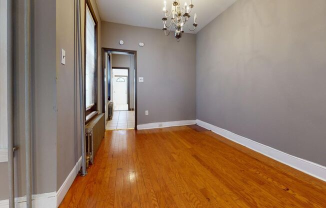 DONT MISS THIS 3-BEDROOM FRANKFORD HOME, QUIET BLOCK!