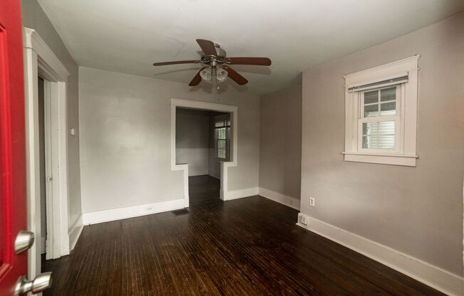 2413 Emmett Ave