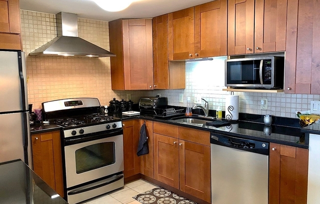 1 bed, 1 bath, 828 sqft, $3,550, Unit 6O