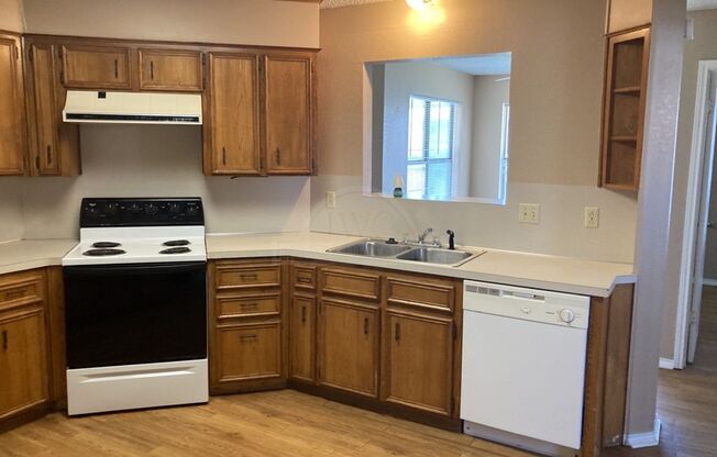 3 beds, 2 baths, $1,250