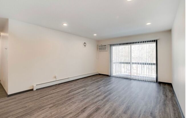 1 bed, 1 bath, 750 sqft, $1,100, Unit 7720-218