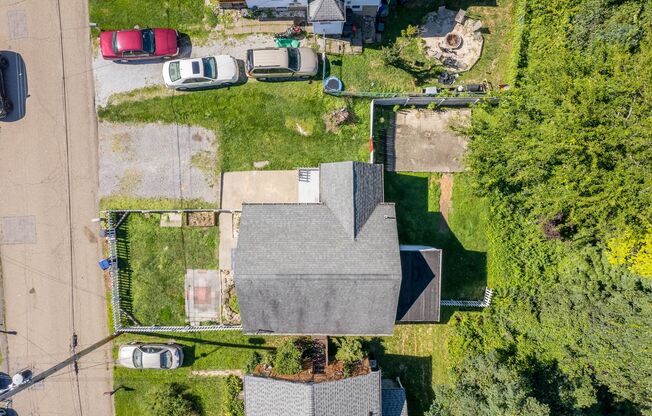 AVAILABLE SEPT 20TH, DON'T MISS THIS UPDATED 3 BEDROOM HOUSE IN MOON TOWNSHIP!