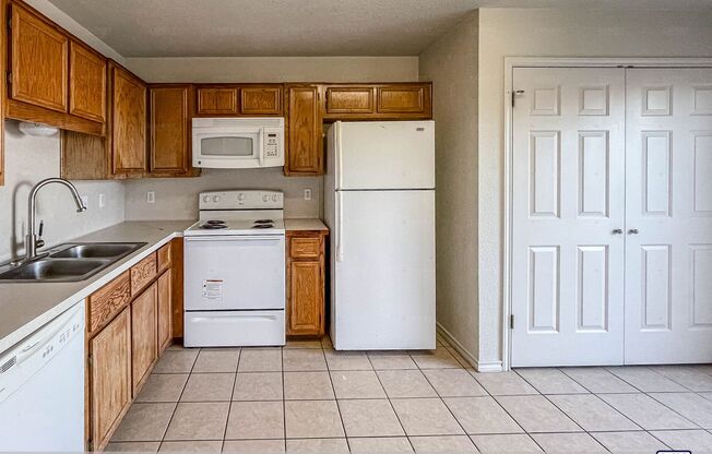 Charming 2-bedroom, 1.5-bathroom home offers a convenient lifestyle close to Fort Hood!