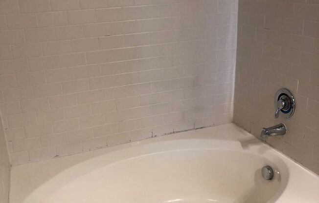 2 beds, 2 baths, $2,094, Unit # 315