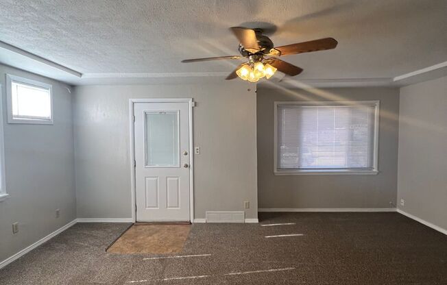 New Paint and Flooring 3 Bed 2 Bath!! $300 off firs months rent!!
