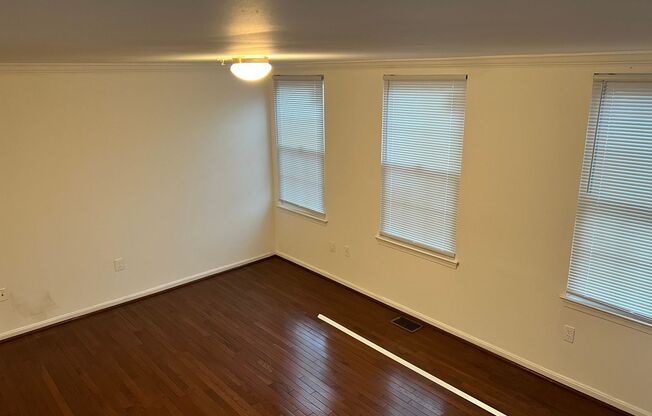 Spacious 3 Bedroom End Unit- Baltimore, MD
